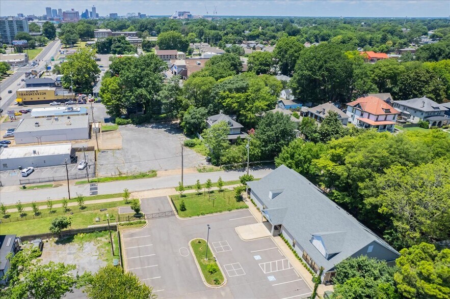 More Photos Of 1430 Poplar Ave, Memphis Office For Sale