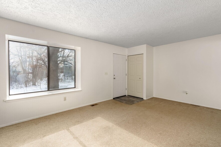 More Photos Of 223 Summit Rdg, White Lake Apartments For Sale