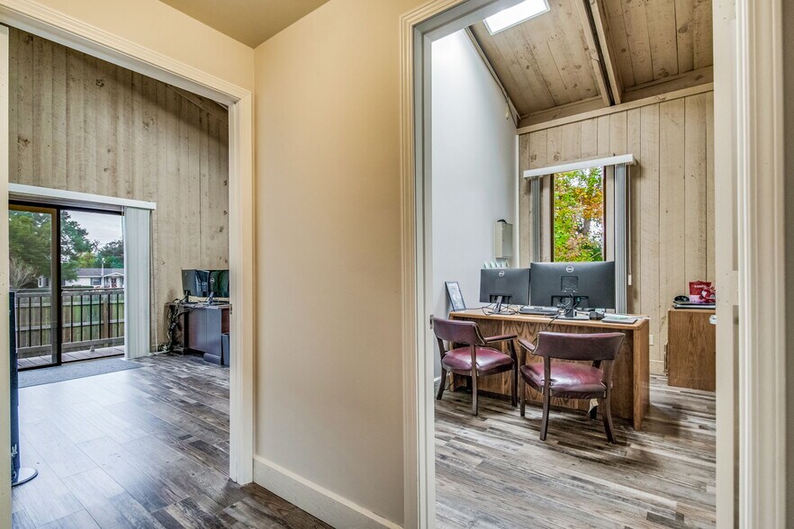 More Photos Of 725 S J St, Pensacola Office Residential For Sale