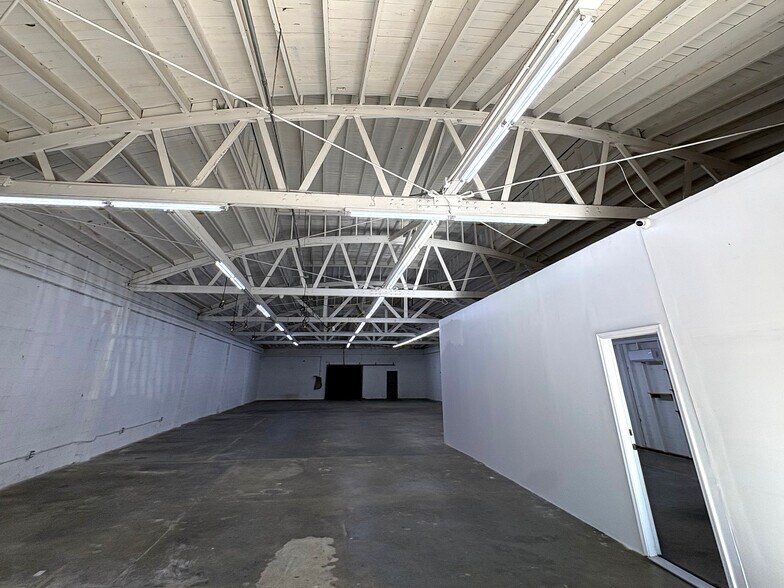 More Photos Of 533 E 31st St, Los Angeles Warehouse For Lease