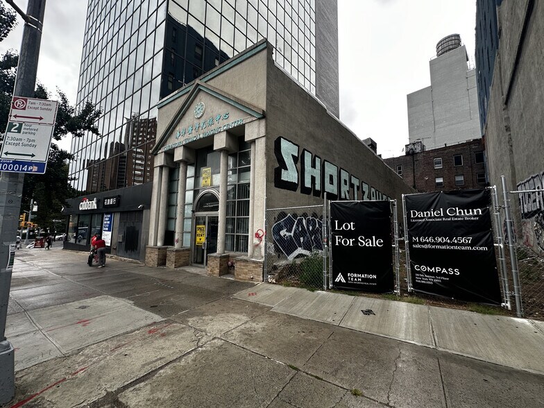 More Photos Of 6 Chatham Sq, New York Land For Sale