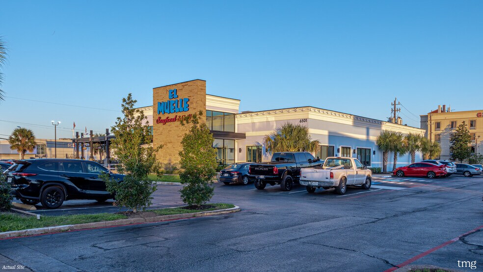 More Photos Of 6501 SW Freeway, Houston Restaurant For Sale