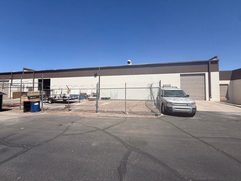More Photos Of 2517 W McDowell Rd, Phoenix Warehouse For Lease