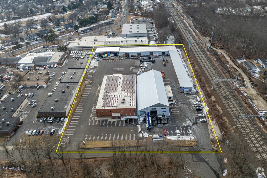 More Photos Of 252-262 Depot Rd, Milford Light Distribution For Lease