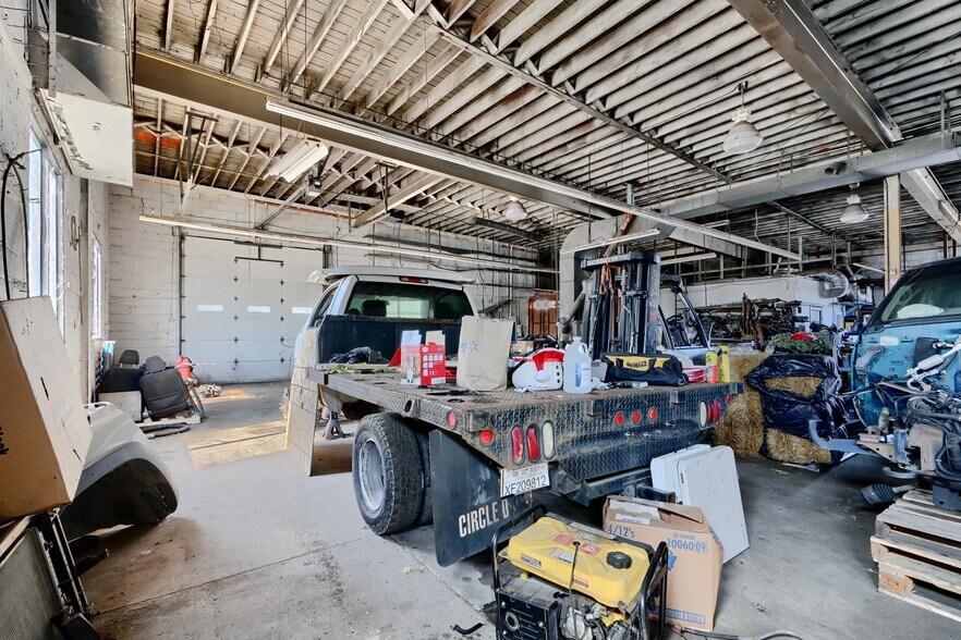 More Photos Of 712 Brown St, Salisbury Auto Repair For Sale
