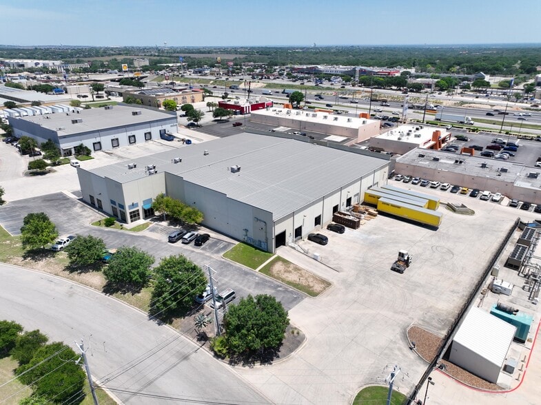 More Photos Of 5850 Corridor Pky, Schertz Warehouse For Lease