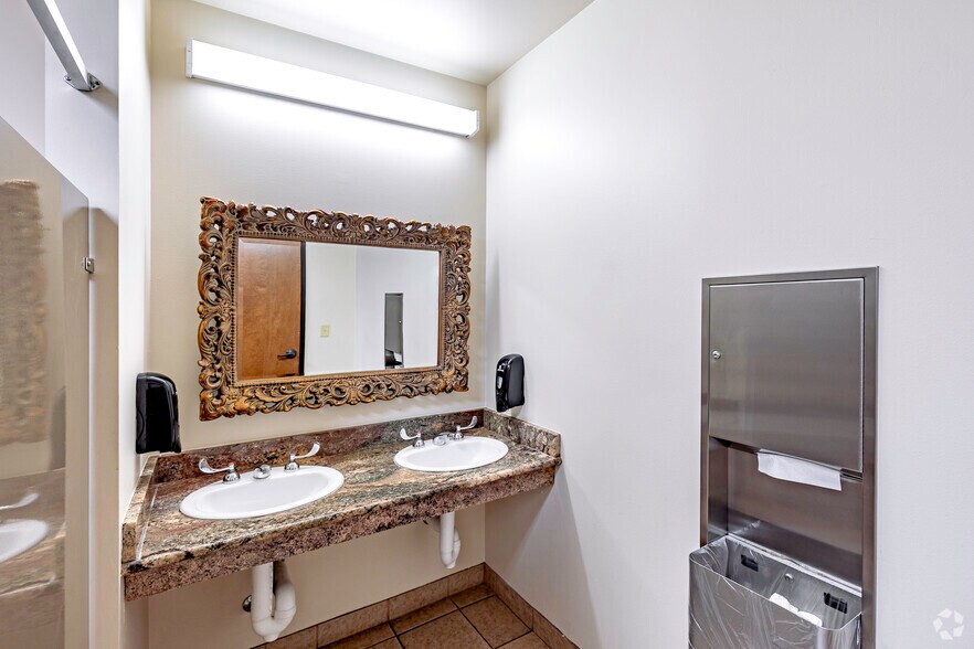 More Photos Of 824 Broadway St, San Antonio Loft Creative Space For Lease