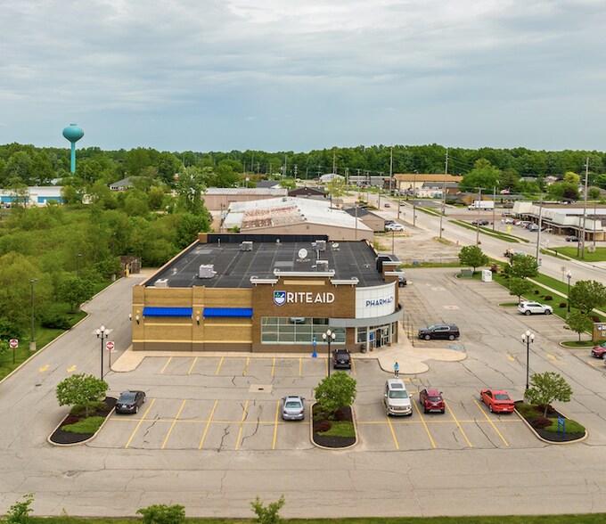 More Photos Of 479 Main St, Grafton Drugstore For Lease