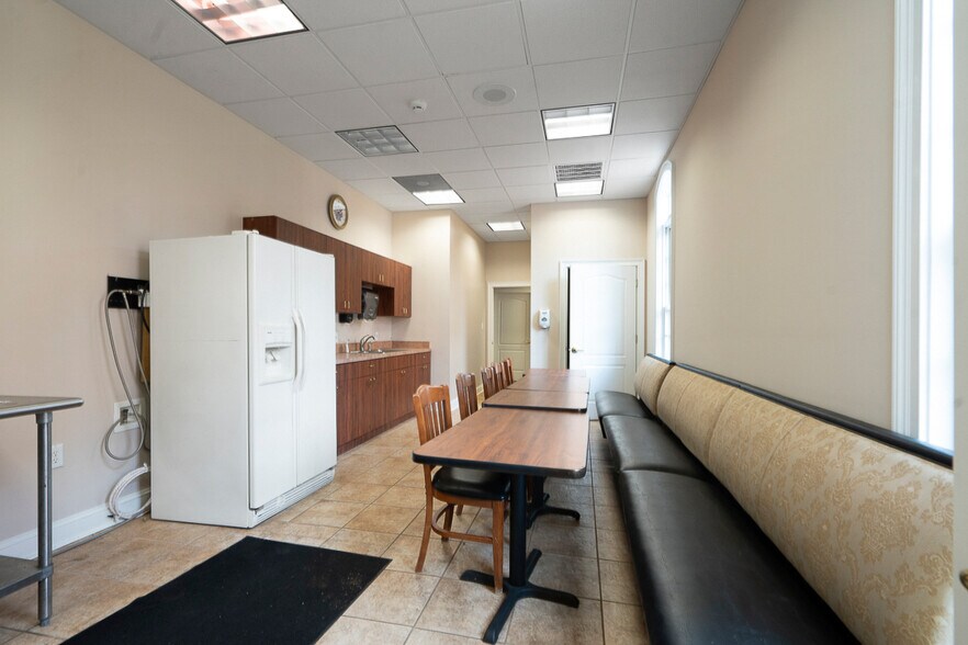 More Photos Of 1040 Founders Blvd, Athens Office For Lease