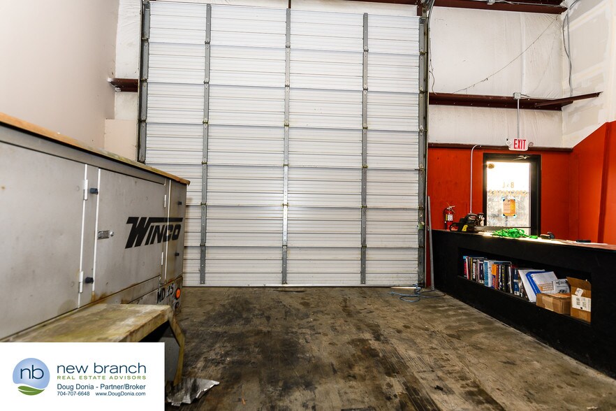 More Photos Of 5630-5638 Harrisburg Industrial Par Dr, Harrisburg Warehouse For Lease