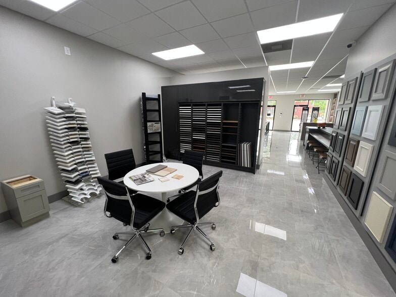 More Photos Of 3601-3609 Henderson Blvd, Tampa Storefront For Lease