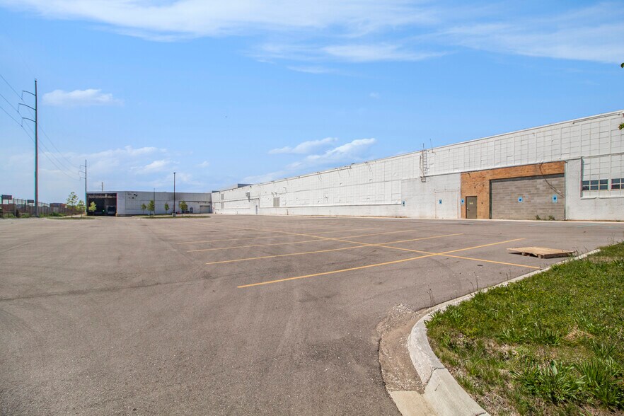 More Photos Of 12601 Southfield Fwy, Detroit Distribution For Lease