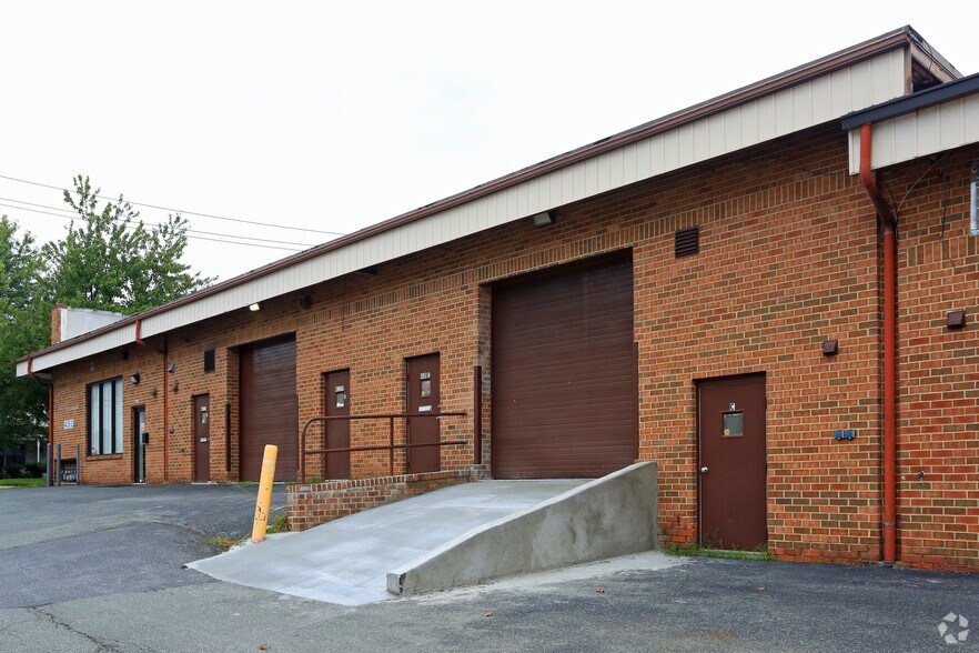 More Photos Of 431 E Diamond Ave, Gaithersburg Warehouse For Sale