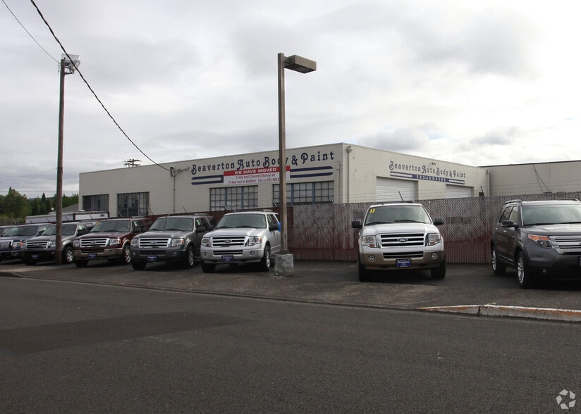 More Photos Of 12325-4200 SW Canyon Rd, Beaverton Auto Dealership For Lease