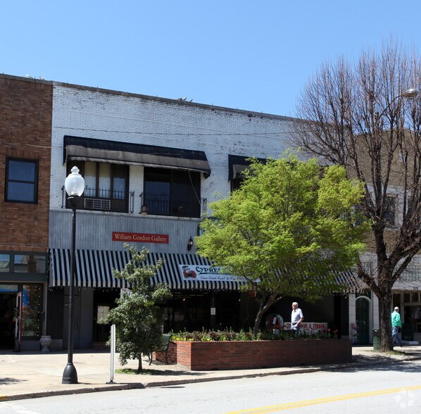 More Photos Of 321 N Main St, Hendersonville Restaurant For Lease