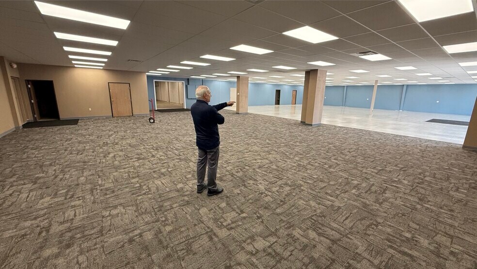 More Photos Of 1101 S Cliff Ave, Sioux Falls Freestanding For Lease