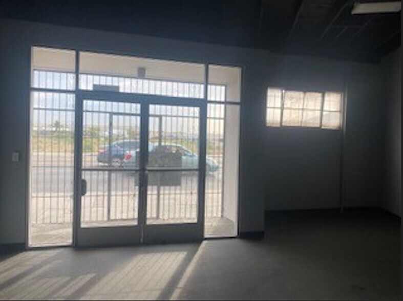 More Photos Of 8407-8415 Atlantic Ave, Cudahy Industrial For Lease