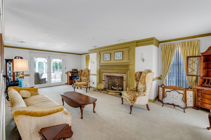 More Photos Of 1445 Catawba Ave, Newfield Service For Sale