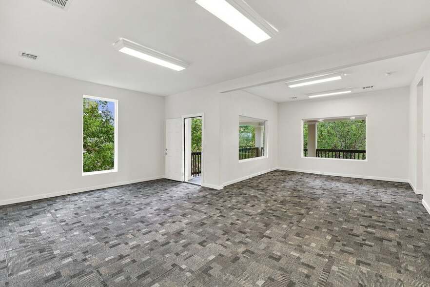More Photos Of 125 N San Marcos, San Antonio Office Residential For Sale