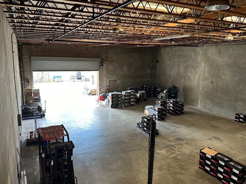 More Photos Of 11930 Goldring Rd, Arcadia Light Distribution For Sale