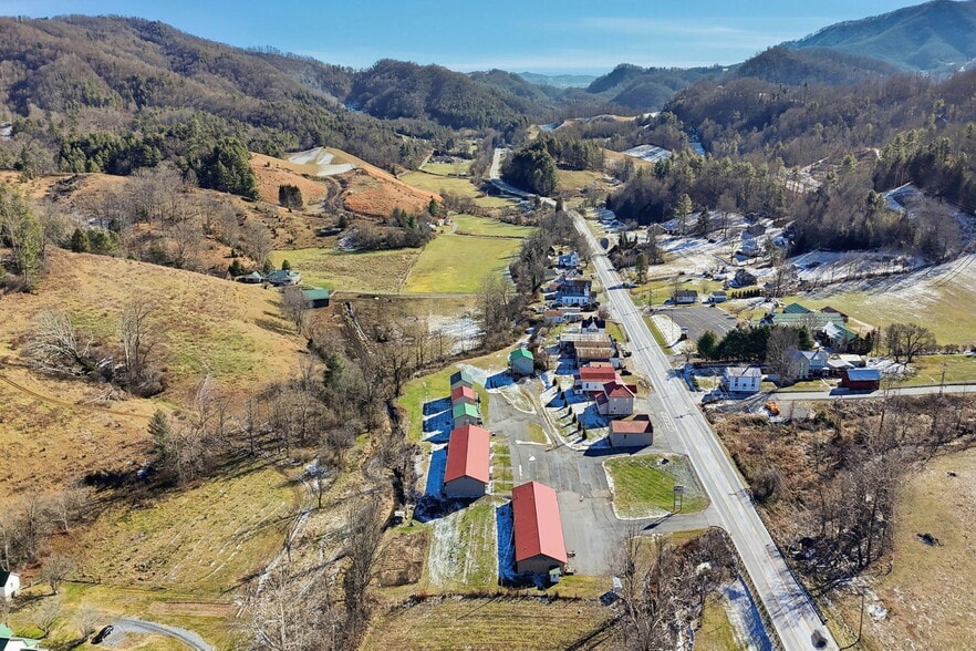 More Photos Of 8703 Highway 19 E, Roan Mountain Apartments For Sale