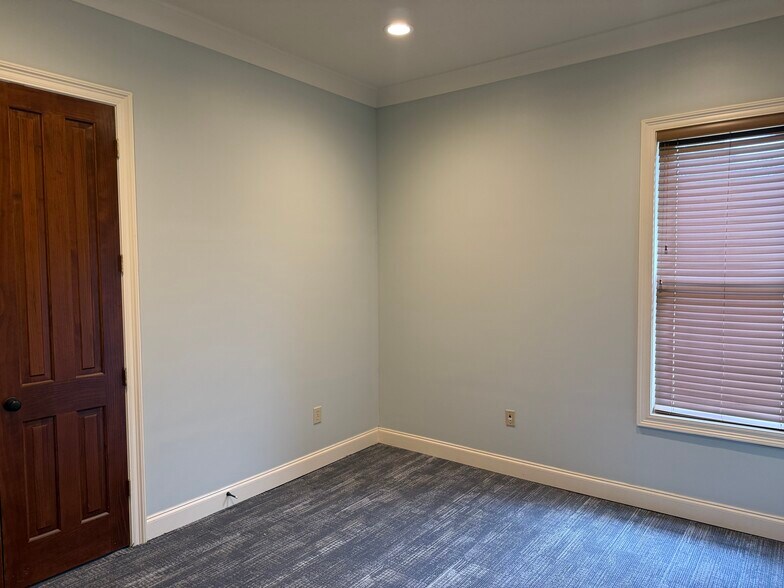 More Photos Of 701 Avignon Dr, Ridgeland Office For Lease