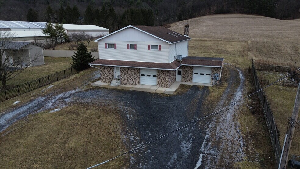 More Photos Of 1052 Centre Tpke, Orwigsburg Flex For Sale