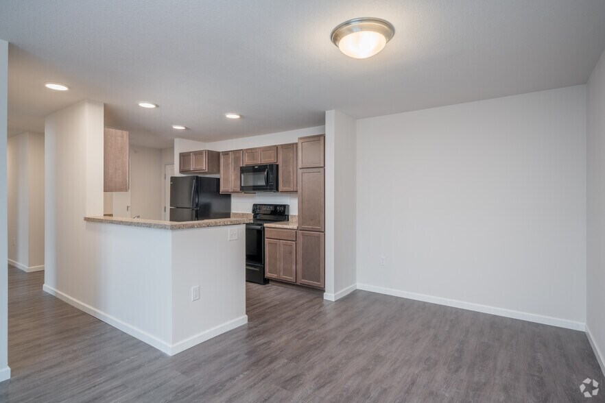 More Photos Of 2300 Hastings Ave, Newport Apartments For Lease