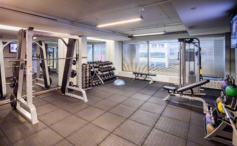 More Photos Of 1101 17th St NW, Washington Office For Lease