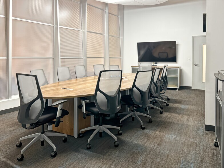More Photos Of 2333 Ponce de Leon Blvd, Coral Gables Office For Lease