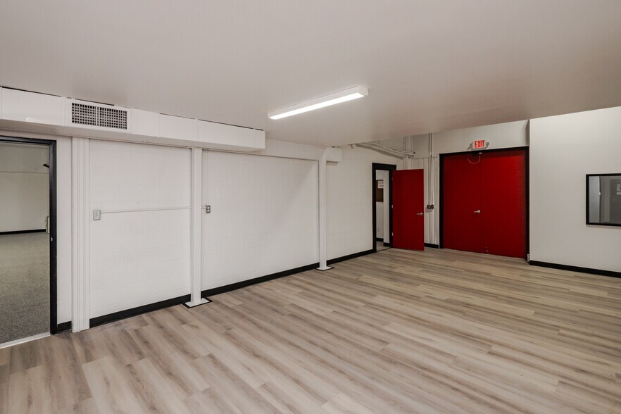 More Photos Of 1851 Commander Dr, Lake Havasu City Freestanding For Lease