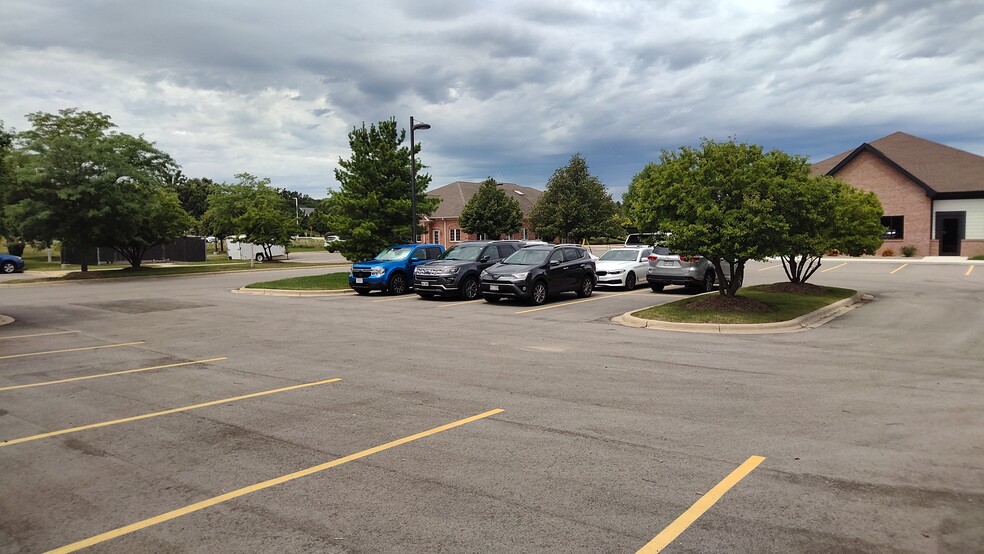 More Photos Of 820 Geneva Pky, Lake Geneva Office For Sale