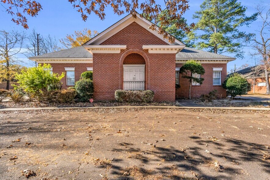 Primary Photo Of 2403 5th St N, Columbus Medical For Sale