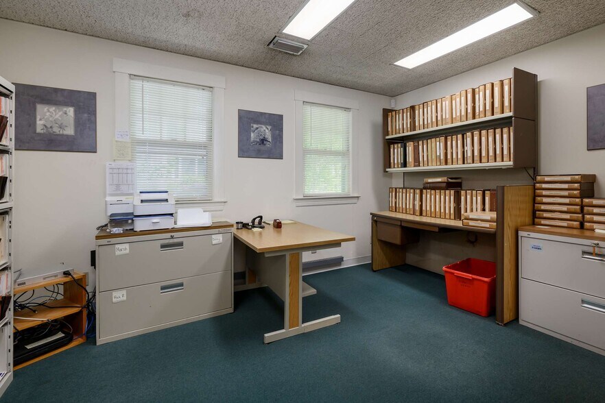 More Photos Of 10 Walker St, Kittery Loft Creative Space For Lease