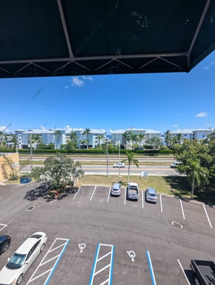 More Photos Of 701 NW Federal Hwy, Stuart Medical For Lease