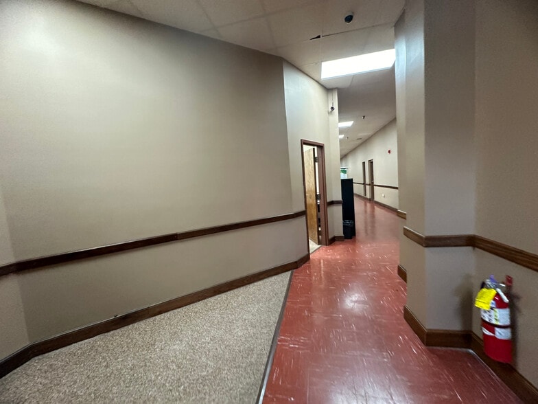 More Photos Of 201 N Troup St, Valdosta Office For Sale