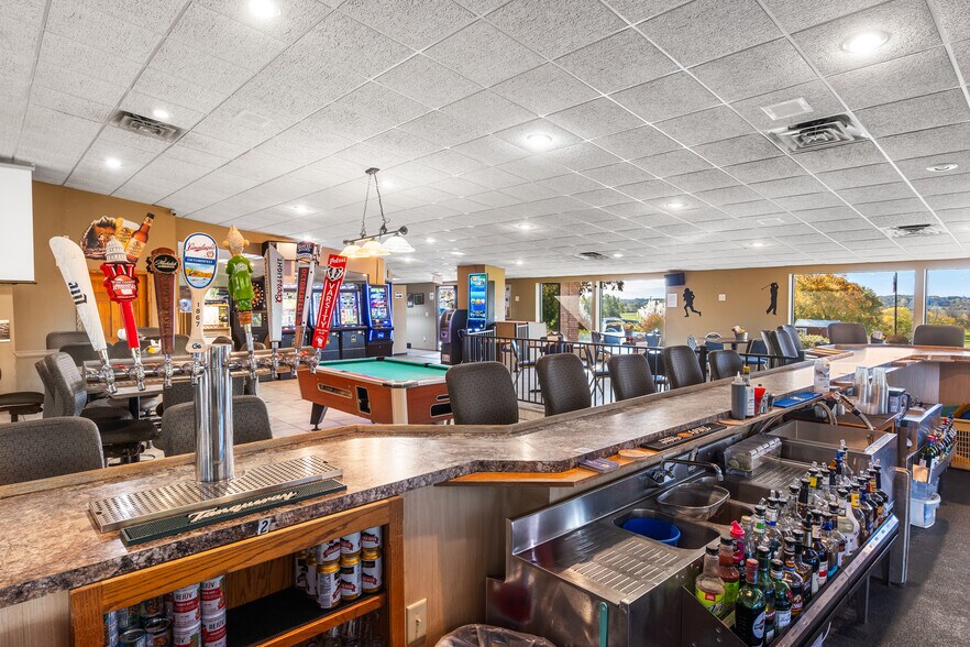 More Photos Of N8055 French Rd, Seymour Township Freestanding For Sale