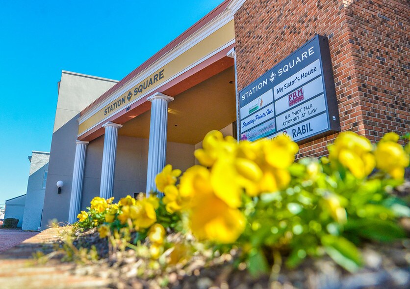 More Photos Of 301 S Church St, Rocky Mount Office For Sale