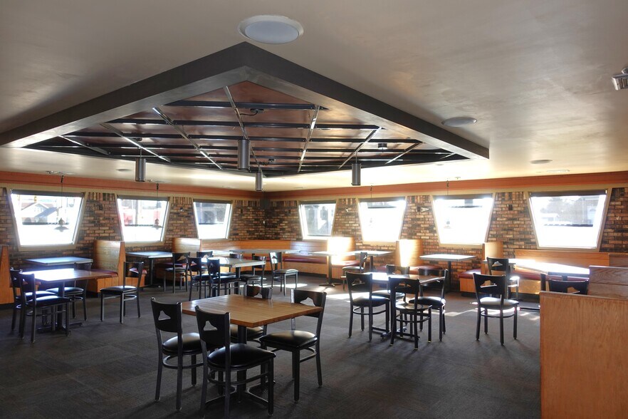 More Photos Of 1555 E Main St, Galesburg Fast Food For Lease