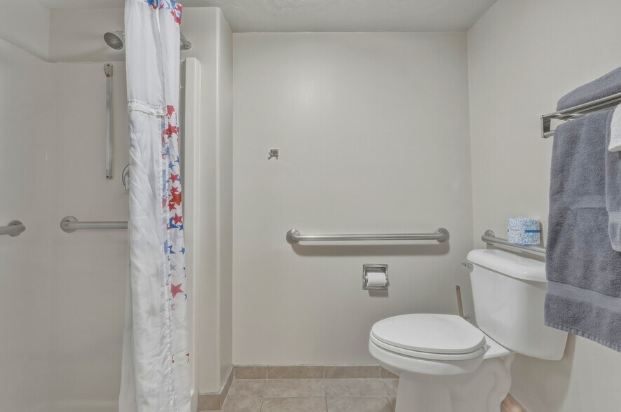 More Photos Of 311 E Main St, Vernal Hotel For Sale