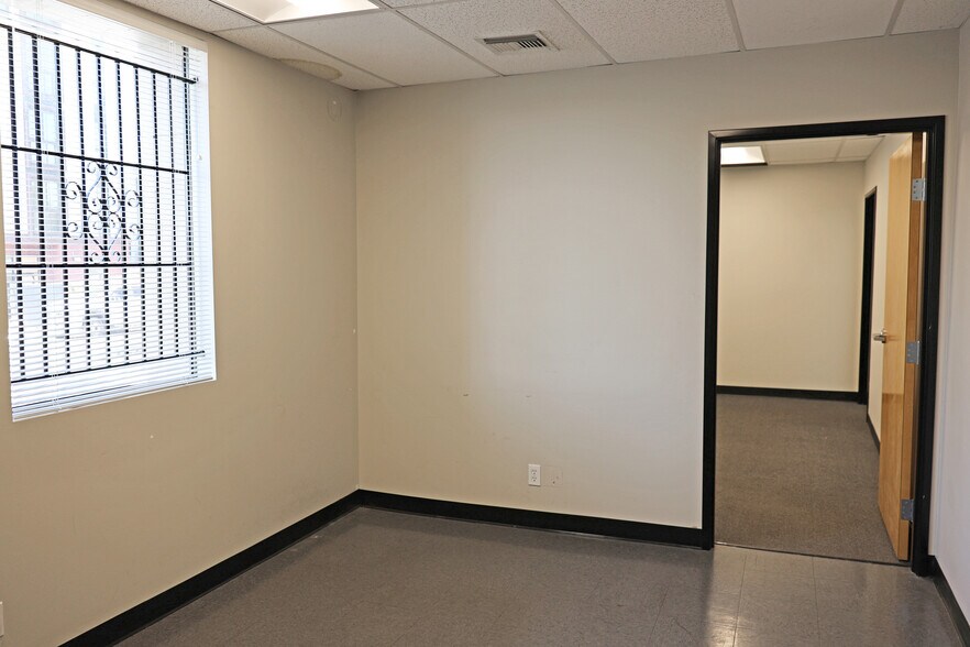 More Photos Of 2815 W Empire Ave, Burbank Warehouse For Lease