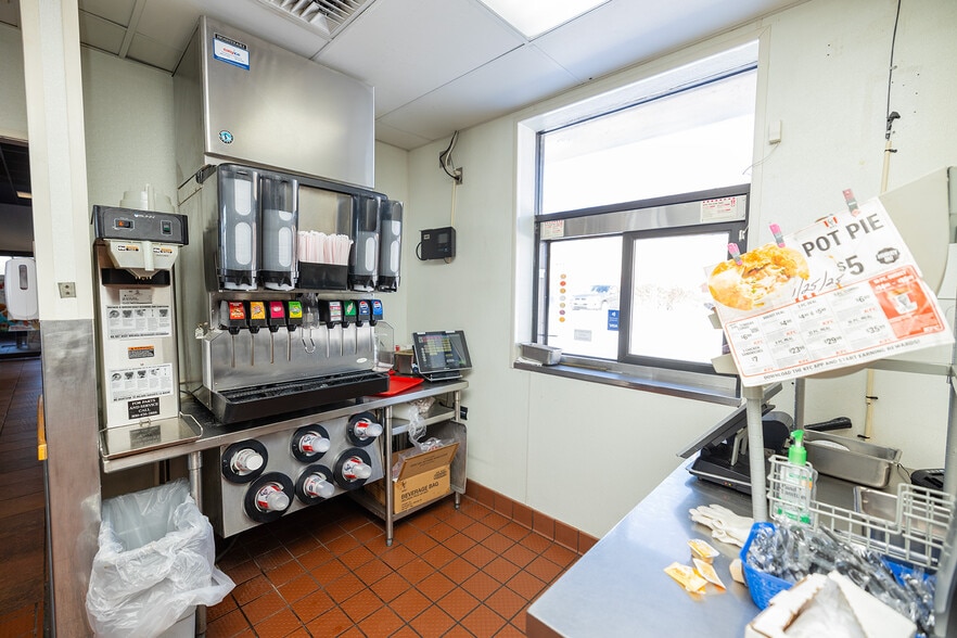 More Photos Of 2613 Candlewood Dr, Emporia Fast Food For Lease
