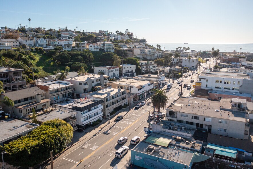 More Photos Of 332 Culver Blvd, Playa del Rey Apartments For Sale