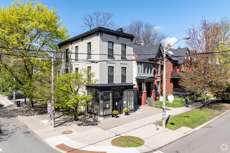 More Photos Of 386 Huron St, Toronto Storefront Retail Office For Lease