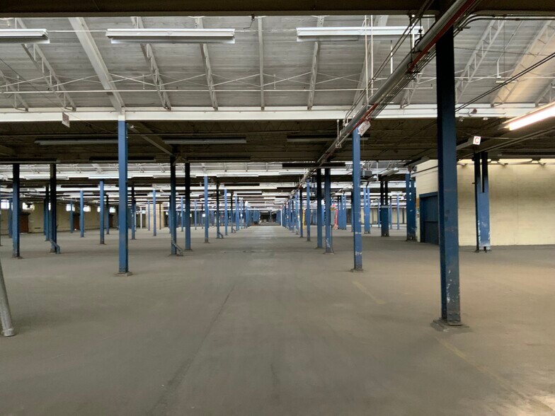 More Photos Of 200 28th St, Mckeesport Warehouse For Lease