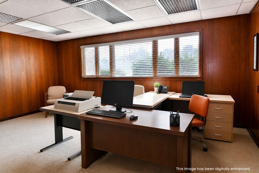 More Photos Of 696 Valley View Dr, Brookfield Office For Sale