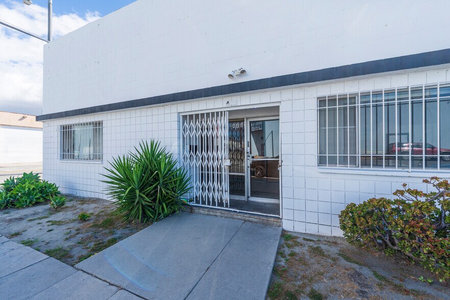 More Photos Of 440 N Marine Ave, Wilmington Warehouse For Lease