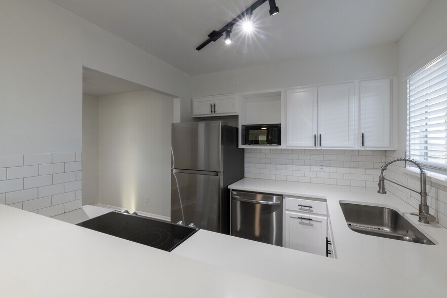 More Photos Of 5921 Gaston Ave, Dallas Apartments For Sale