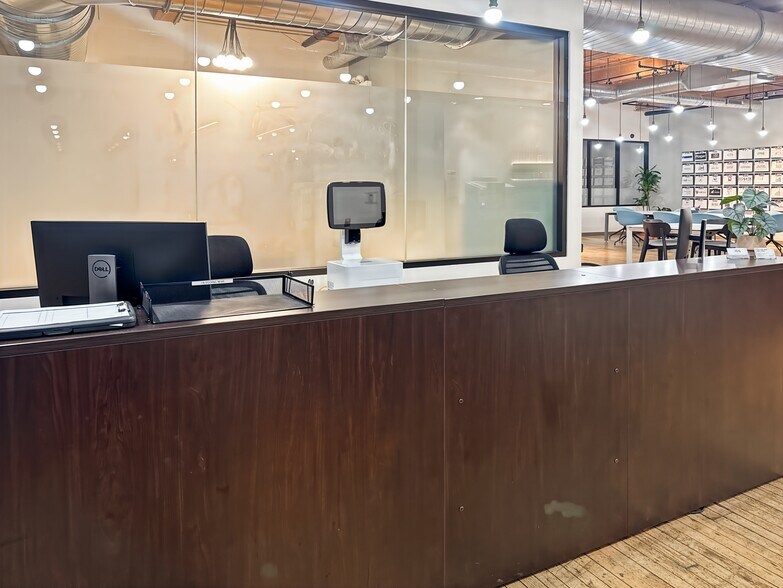 More Photos Of 320 W Ohio St, Chicago Coworking Space