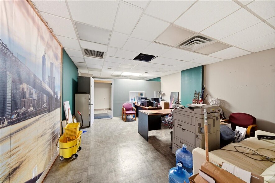More Photos Of 2020-2024 Williamsbridge Rd, Bronx Storefront Retail Office For Lease